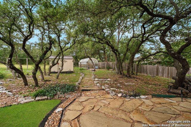 Listing photo id 33 for 614 Walder Trail