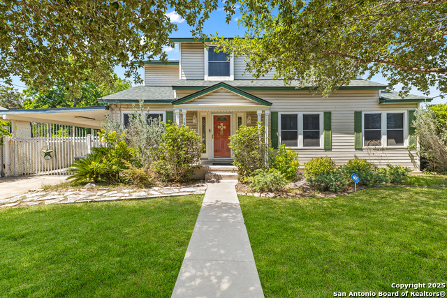 Listing photo id 0 for 1605 Winnipeg Ave W