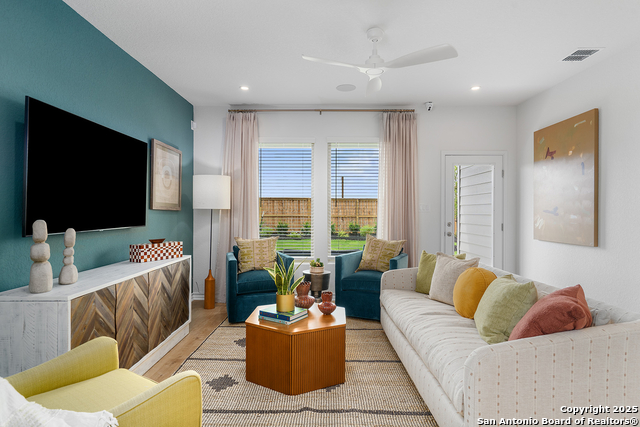 Listing photo id 8 for 1554 Estelea Grove