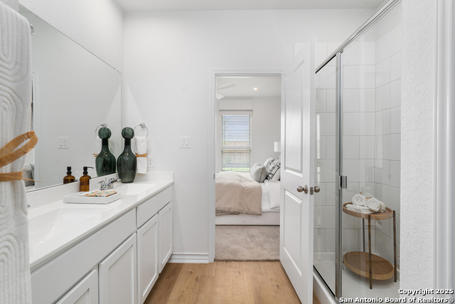 Listing photo id 10 for 1554 Estelea Grove