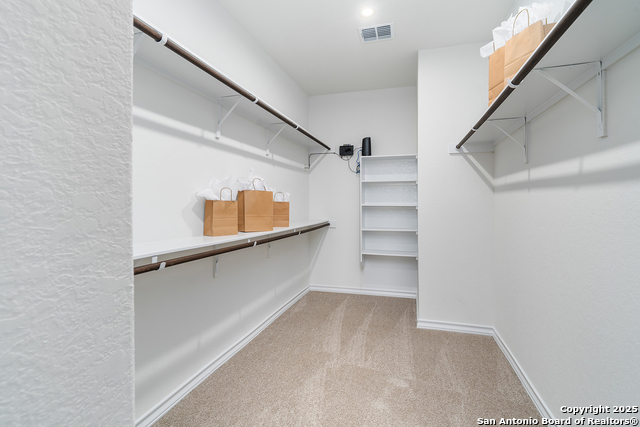 Listing photo id 13 for 1554 Estelea Grove