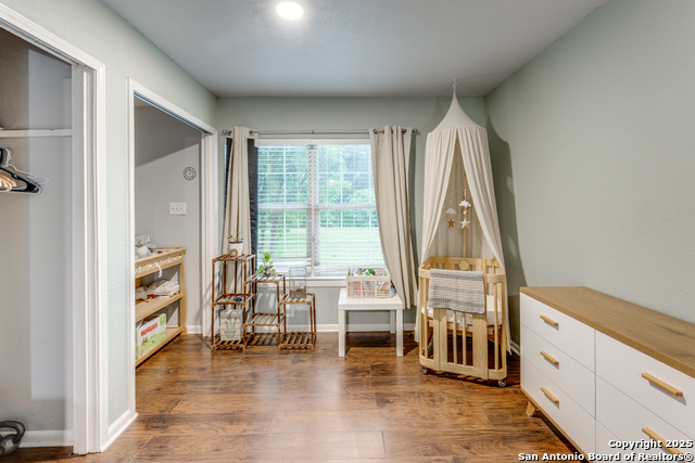 Listing photo id 14 for 347 Pinewood Ln
