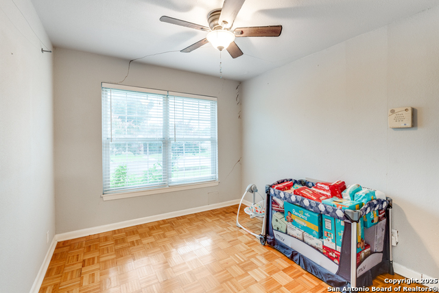 Listing photo id 16 for 347 Pinewood Ln