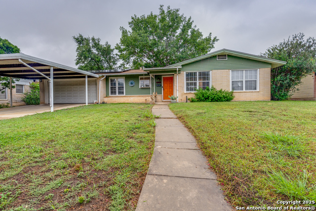 Listing photo id 0 for 347 Pinewood Ln