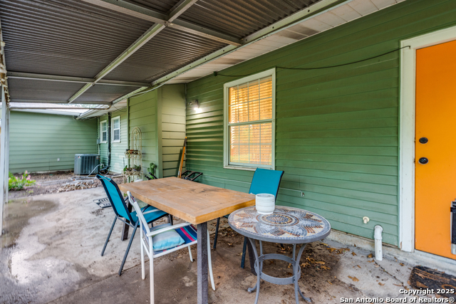 Listing photo id 20 for 347 Pinewood Ln