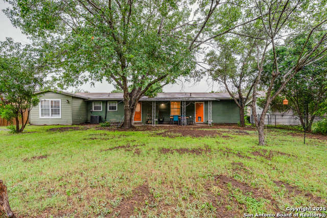 Listing photo id 21 for 347 Pinewood Ln