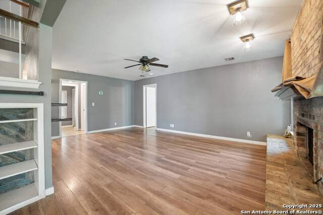 Listing photo id 9 for 3531 Oakfort