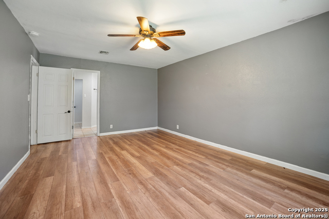 Listing photo id 11 for 3531 Oakfort