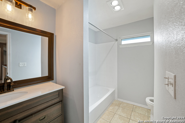 Listing photo id 20 for 3531 Oakfort