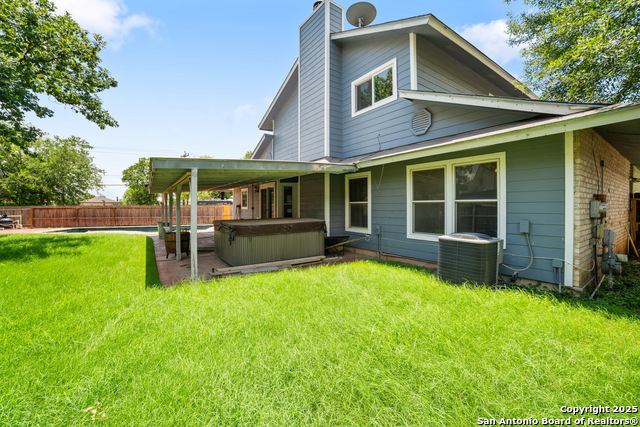 Listing photo id 23 for 3531 Oakfort