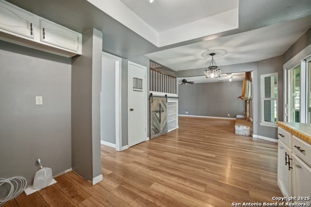 Listing photo id 4 for 3531 Oakfort