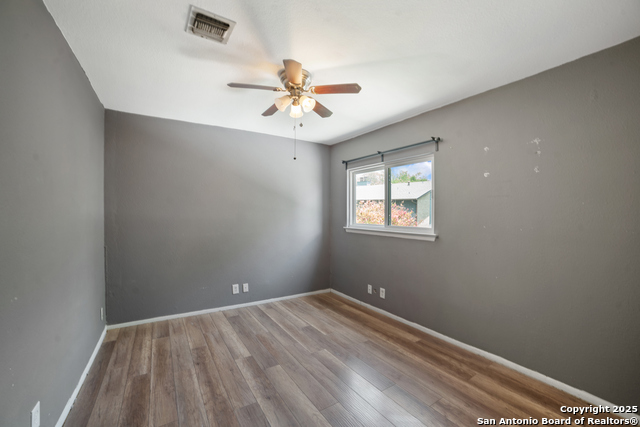 Listing photo id 5 for 3531 Oakfort