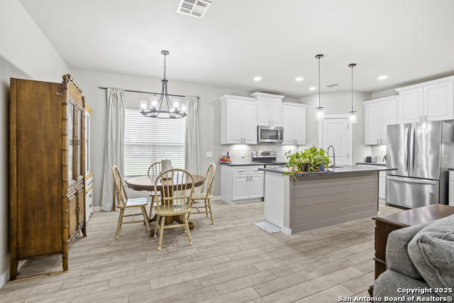 Image 13 of 43 For 234 Tawny Oak