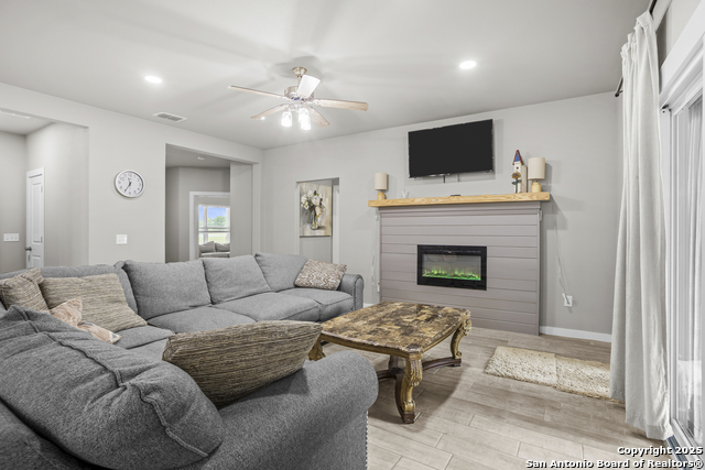 Image 6 of 43 For 234 Tawny Oak