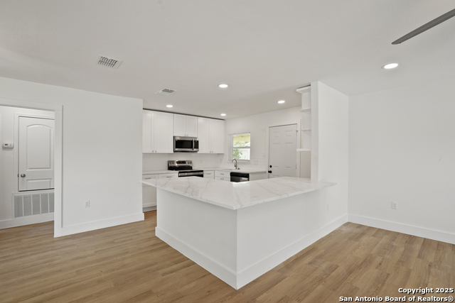 Image 3 of 12 For 446 Elmwood  