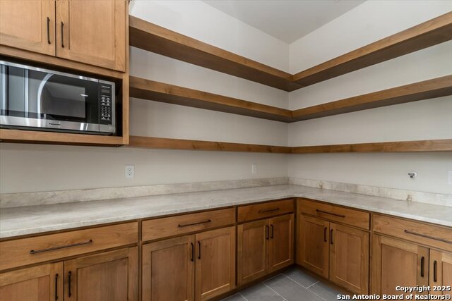 Listing photo id 9 for 26819 Pecan Bluff
