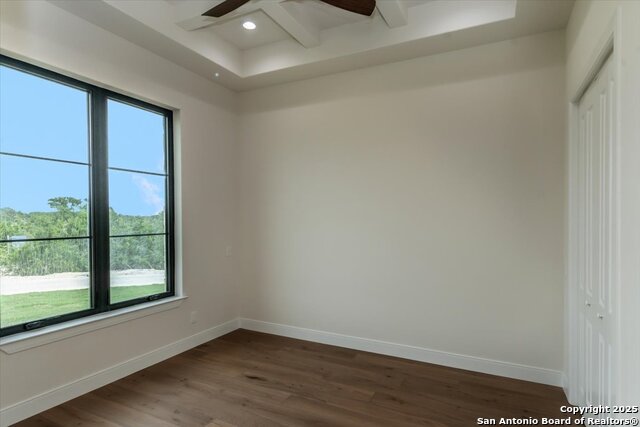 Listing photo id 13 for 26819 Pecan Bluff