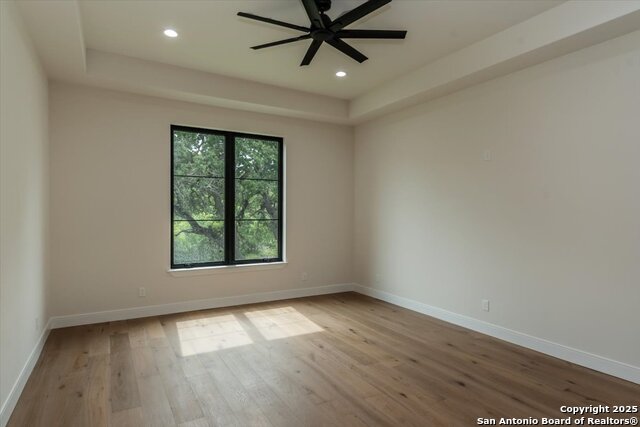 Listing photo id 15 for 26819 Pecan Bluff