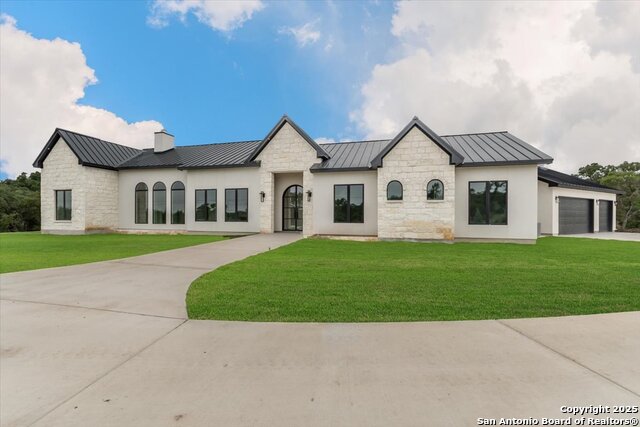 Listing photo id 0 for 26819 Pecan Bluff
