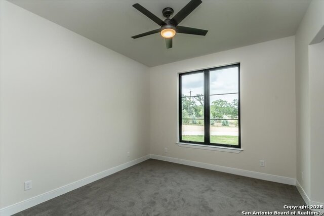 Listing photo id 24 for 26819 Pecan Bluff