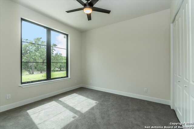 Listing photo id 25 for 26819 Pecan Bluff