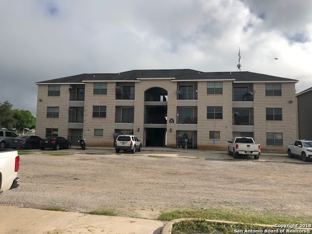 Image 2 of 13 For 112 Lone Oak  D204