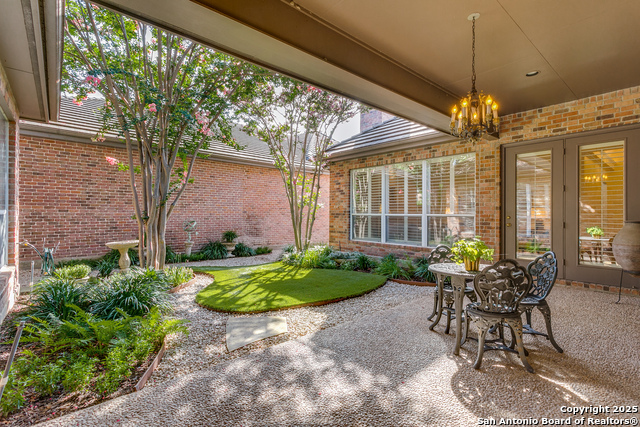 Listing photo id 21 for 50 Bristol Green