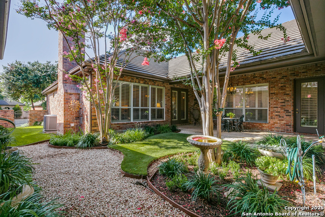 Listing photo id 22 for 50 Bristol Green