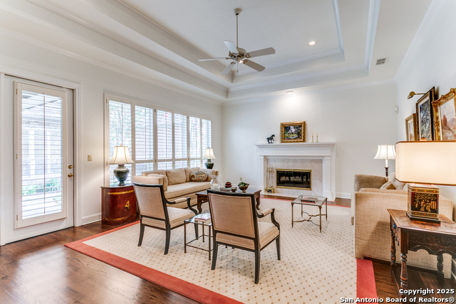 Listing photo id 3 for 50 Bristol Green