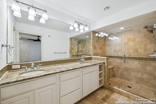 Listing photo id 22 for 102 Nacogdoches