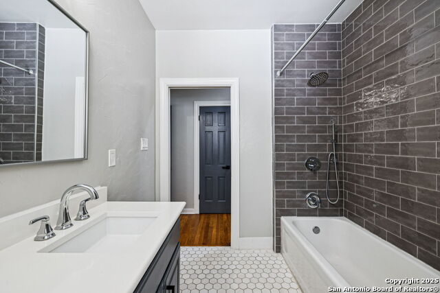 Listing photo id 25 for 102 Nacogdoches