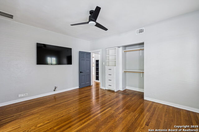 Listing photo id 27 for 102 Nacogdoches