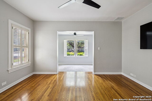 Listing photo id 30 for 102 Nacogdoches
