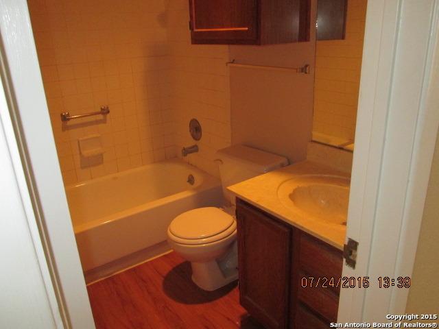 Image 10 of 20 For 3932 Heritage Hill Dr