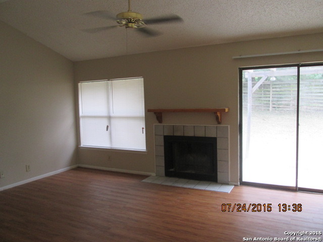 Image 3 of 20 For 3932 Heritage Hill Dr