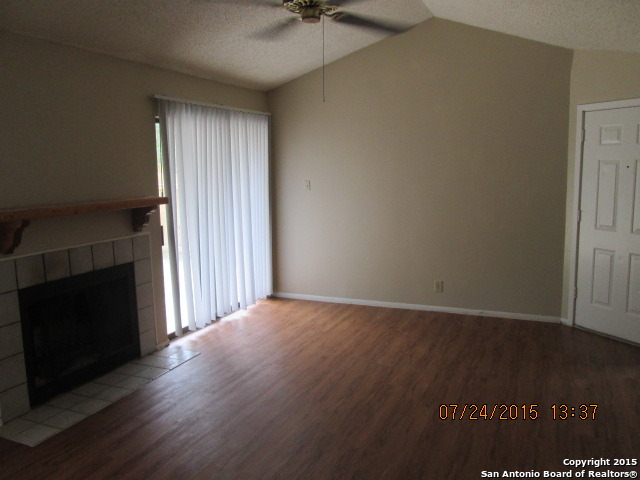 Image 4 of 20 For 3932 Heritage Hill Dr