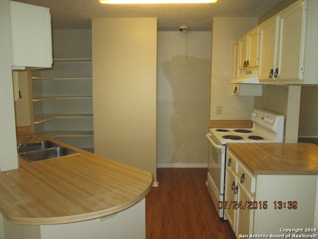 Image 8 of 20 For 3932 Heritage Hill Dr