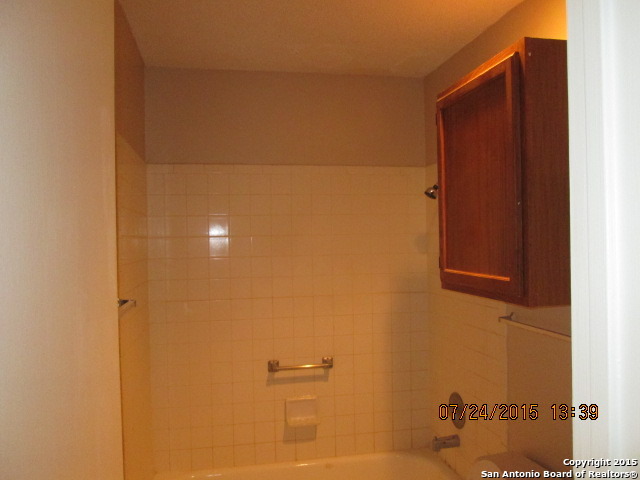 Image 9 of 20 For 3932 Heritage Hill Dr