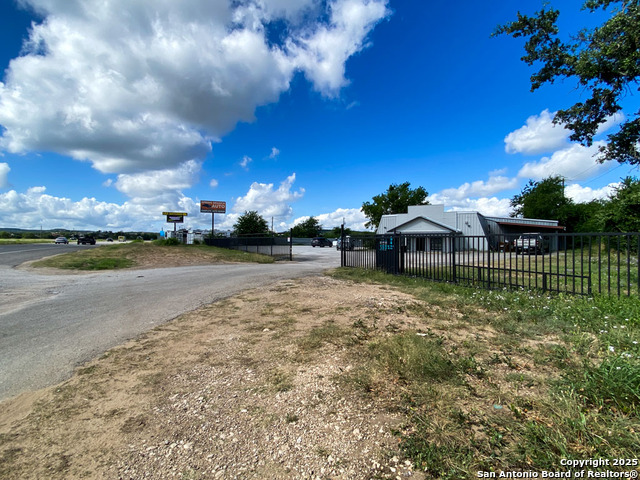 Listing photo id 9 for 8491 Us Highway 281