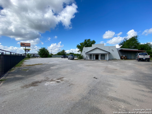 Listing photo id 10 for 8491 Us Highway 281