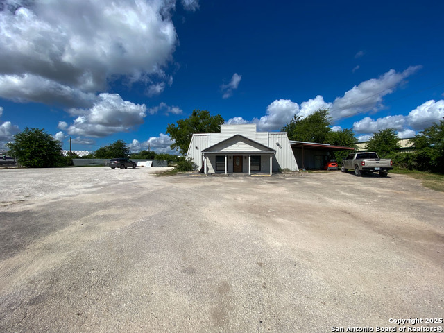 Listing photo id 0 for 8491 Us Highway 281