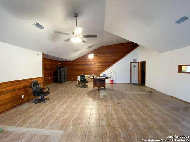 Listing photo id 6 for 8491 Us Highway 281