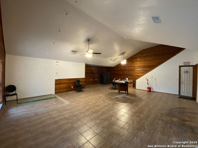Listing photo id 7 for 8491 Us Highway 281