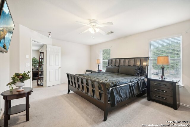 Listing photo id 12 for 3933 Brook Hollow Dr