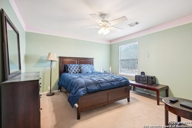 Listing photo id 15 for 3933 Brook Hollow Dr