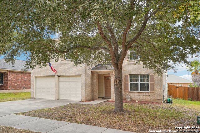 Listing photo id 0 for 3933 Brook Hollow Dr