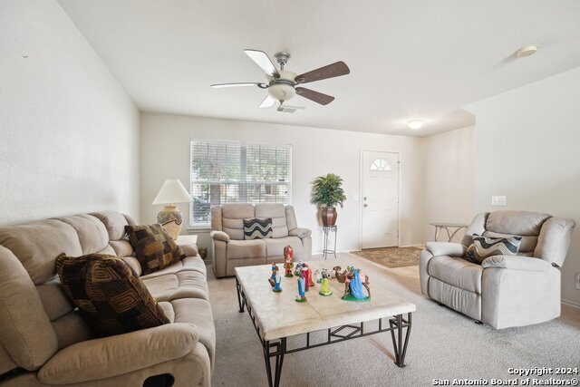 Listing photo id 2 for 3933 Brook Hollow Dr