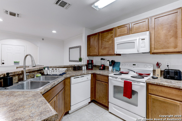 Image 14 of 36 For 7323 Snowden Rd  3302