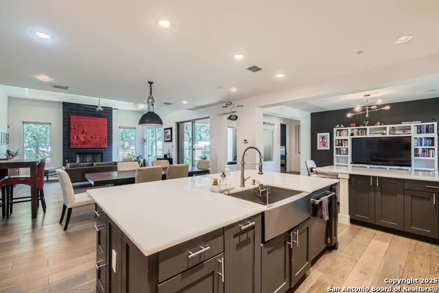 Image 11 of 31 For 7 Saxby