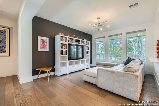 Image 12 of 31 For 7 Saxby